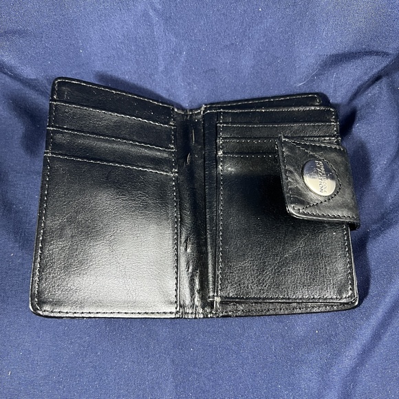 Kenneth Cole Reaction Genuine Leather Wallet Black Flap Metallic Logo Button - Picture 4 of 5